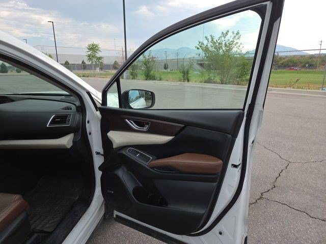 Used 2022 Crystal White Pearl Subaru Touring image 19