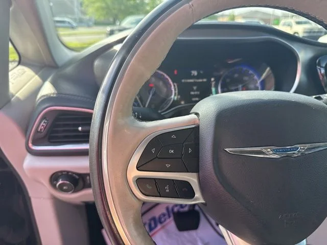 Used 2018 Black Chrysler Limited image 16