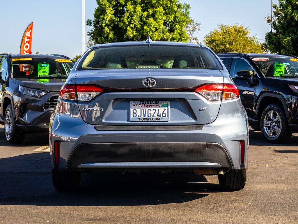 Used 2020  Toyota LE image 5