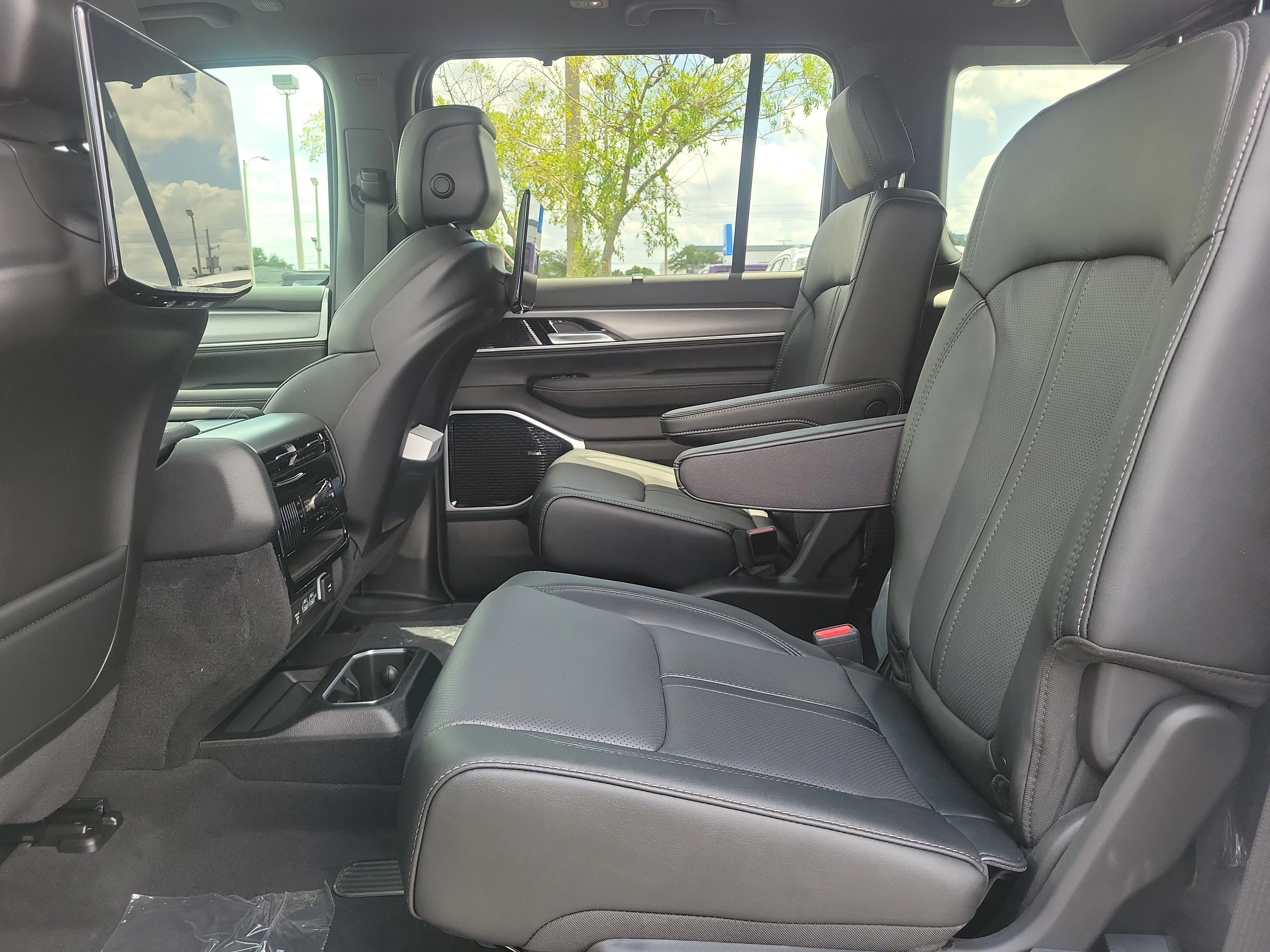 New 2026 Bright White Clearcoat Jeep Limited Reserve image 10