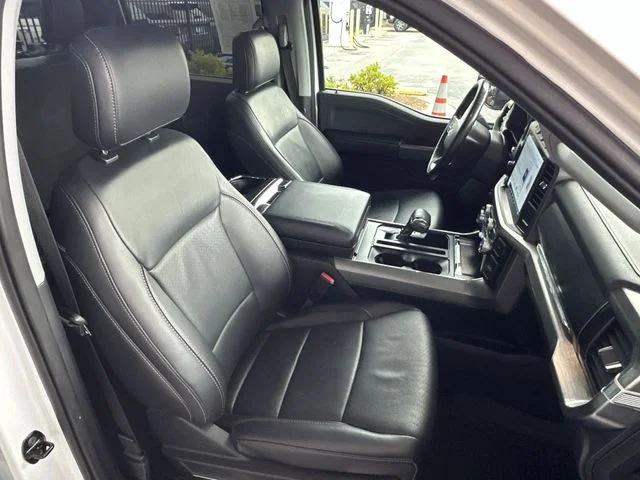 Used 2022 White Ford Lariat image 27