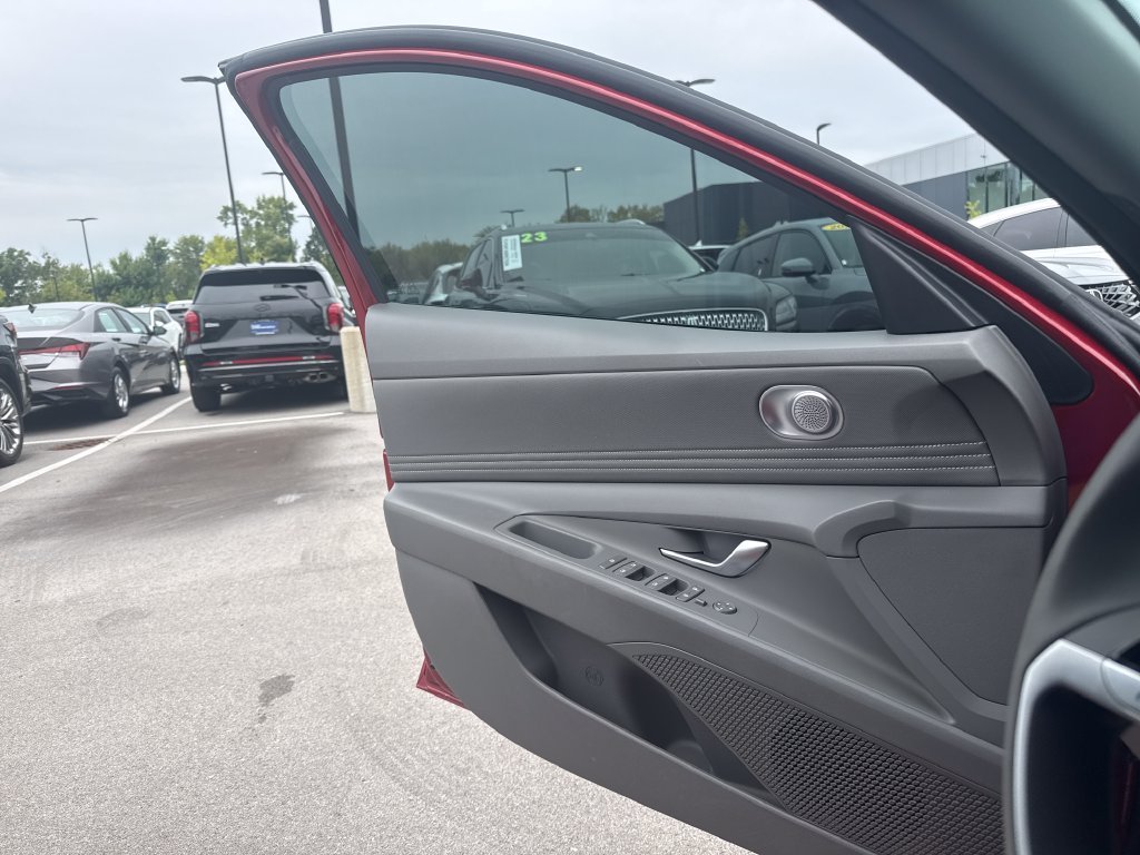 Used 2023 Red Hyundai SEL image 12