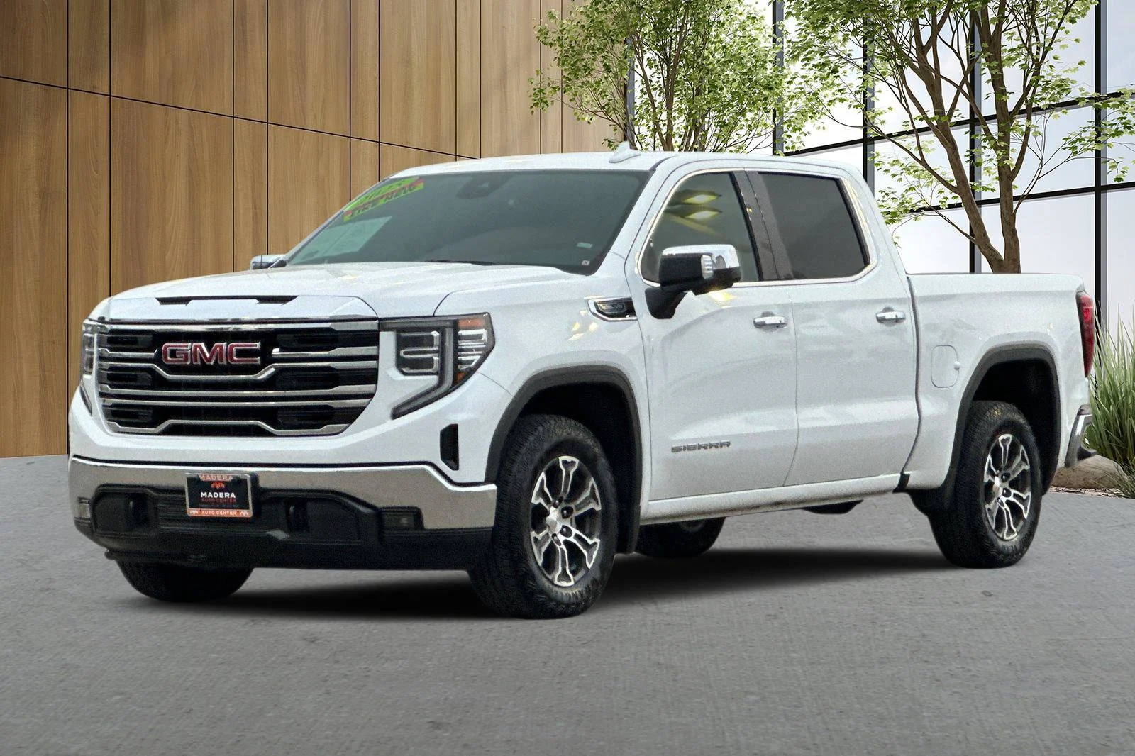 Used 2025 Summit White GMC SLT image 8