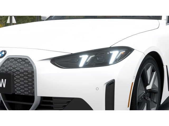 New 2026 Alpine White BMW xDrive40 image 6