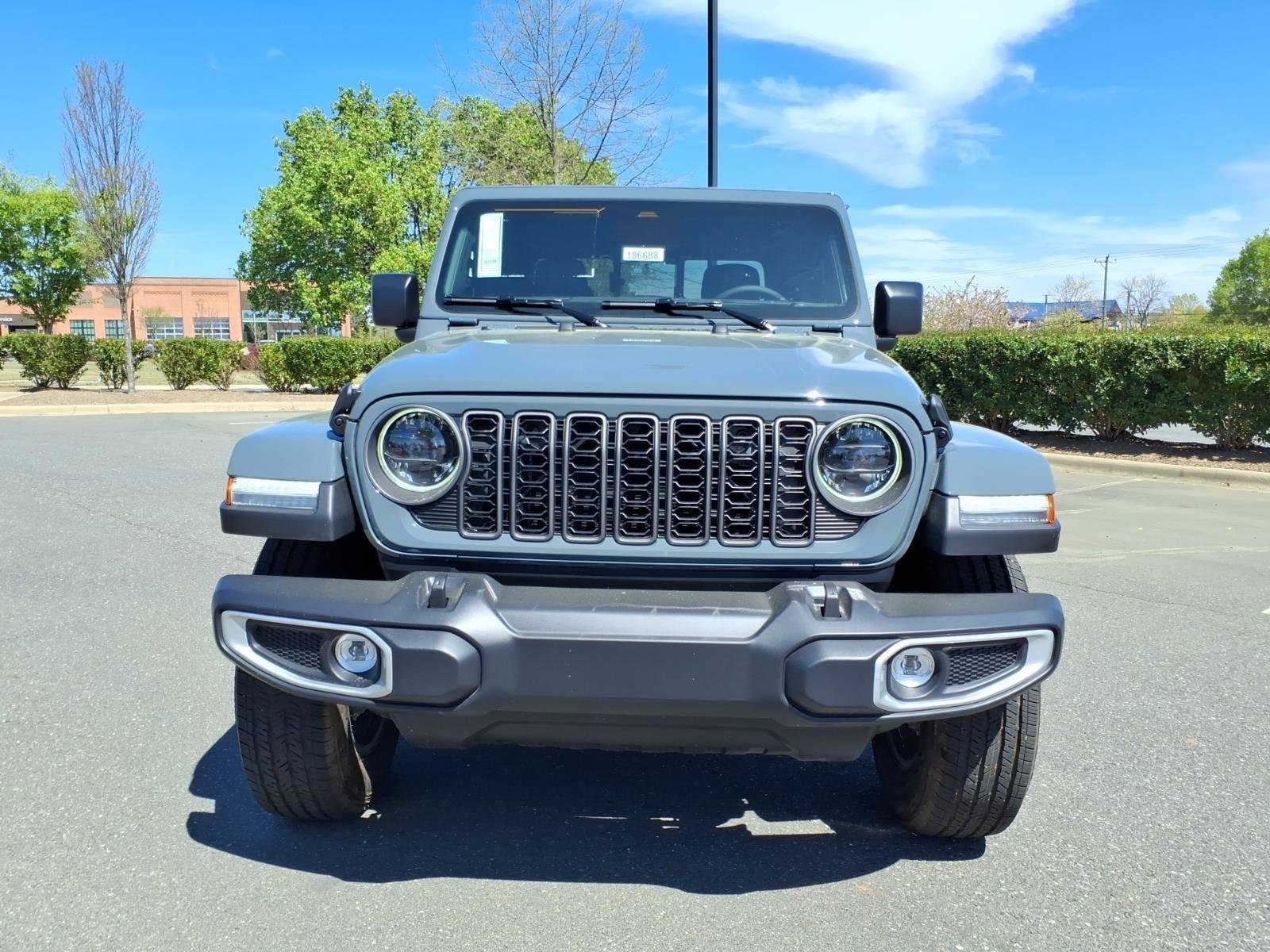 New 2026 Anvil Clear-Coat Exterior Paint Jeep Sahara image 14