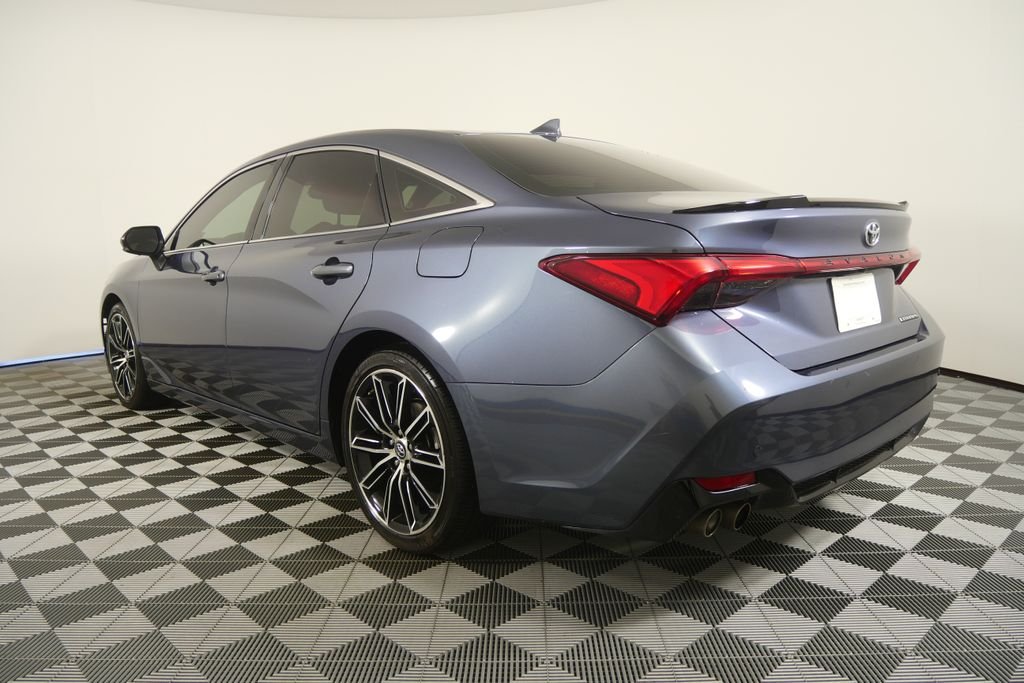 Used 2019 Harbor Gray Metallic Toyota XLE image 3