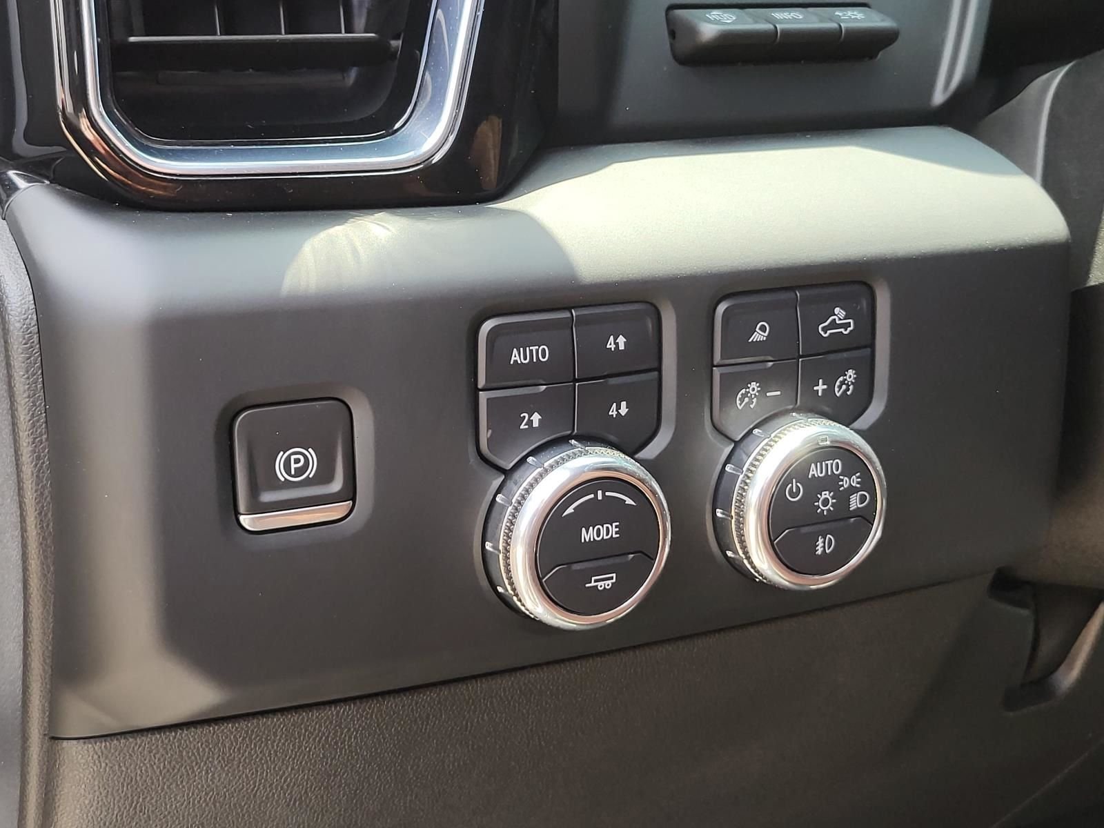 2024 GMC Sierra 3500HD Denali Ultimate - Photo 22