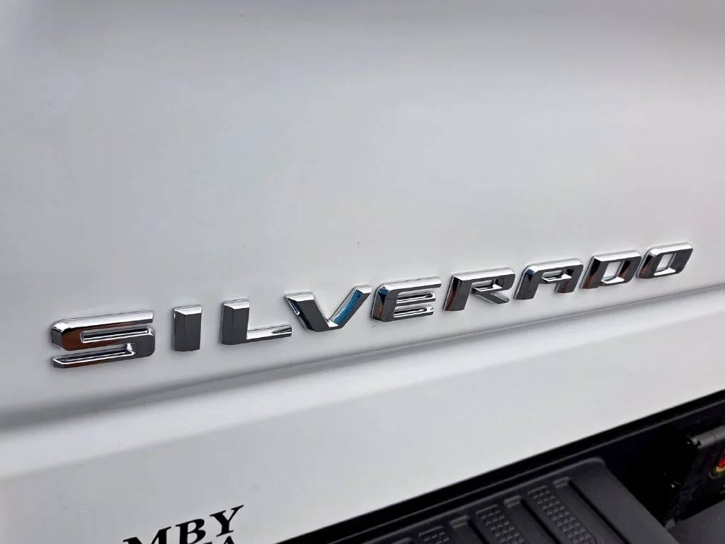 New 2026 Summit White Chevrolet RST image 35