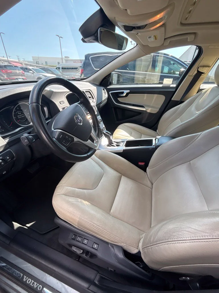 Used 2017 Gray Volvo T5 Premier image 11