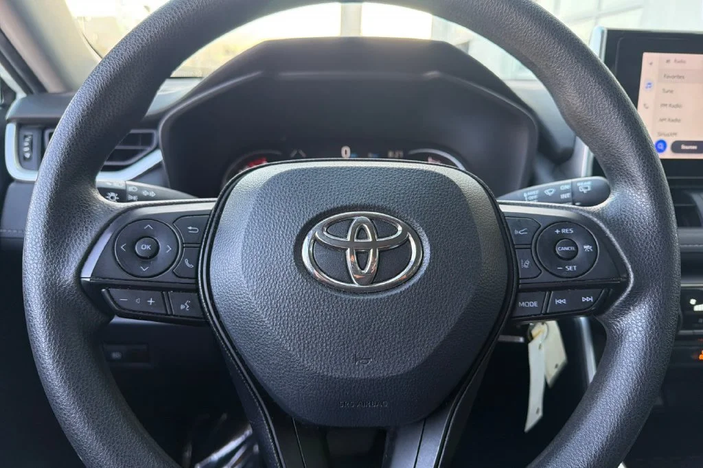 Used 2024 Ice Cap Toyota LE image 28