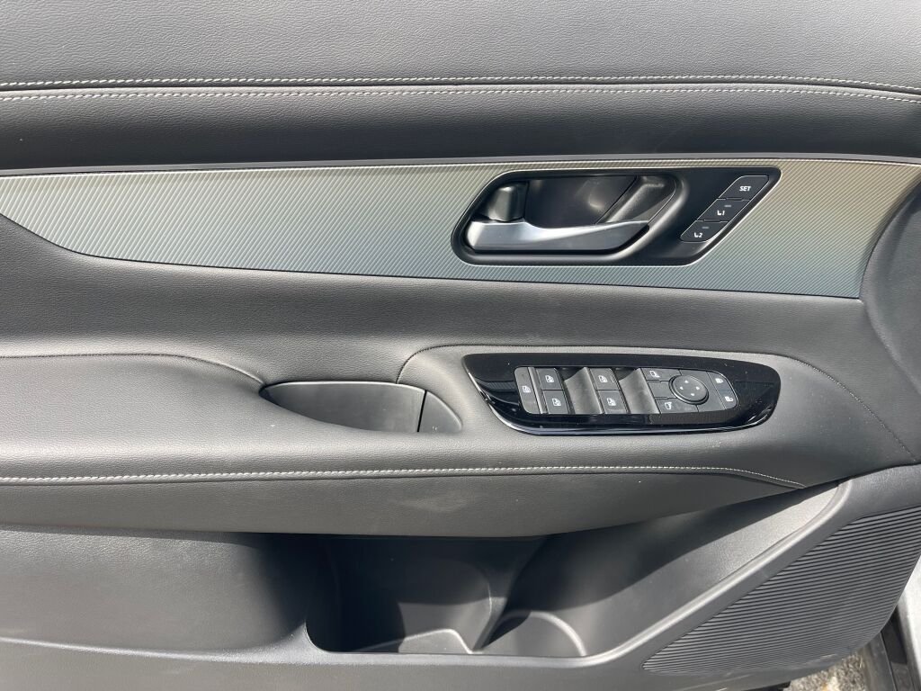New 2026 Gun Metallic Nissan SL image 7
