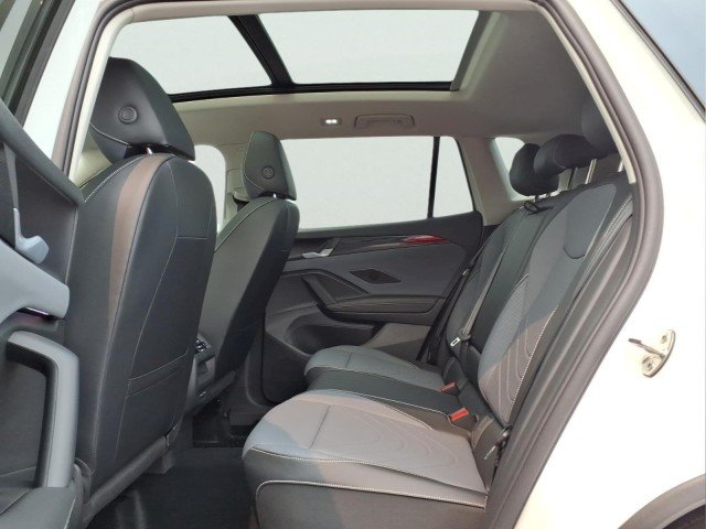 New 2026 Pure White Volkswagen SE 4Motion image 12
