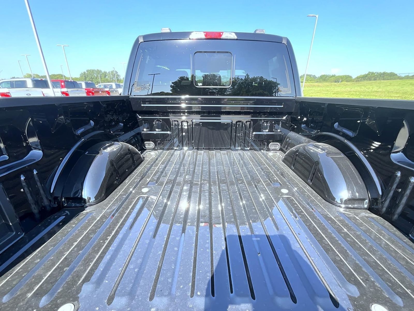 New 2026 Agate Black Metallic Ford XLT image 16