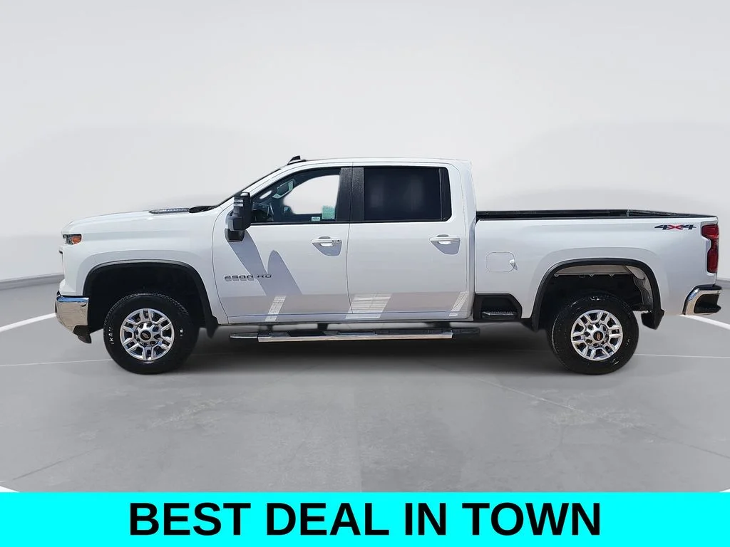 Used 2025 White Chevrolet LT image 6