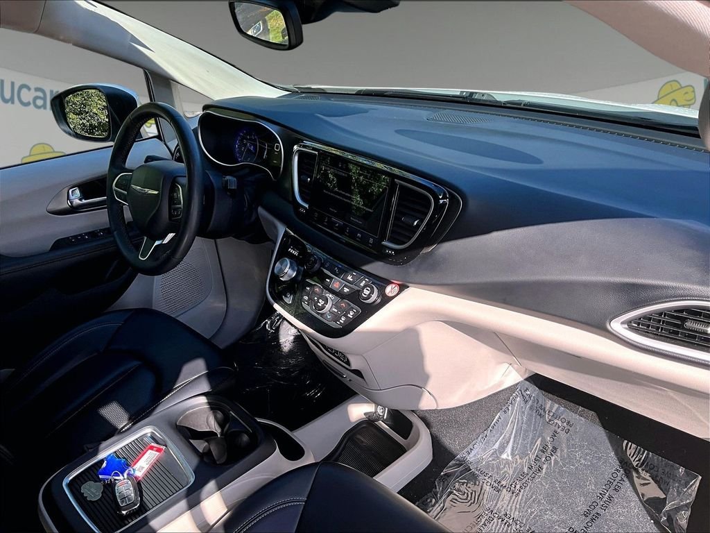 Used 2023 Bright White Clearcoat Chrysler Touring L image 14