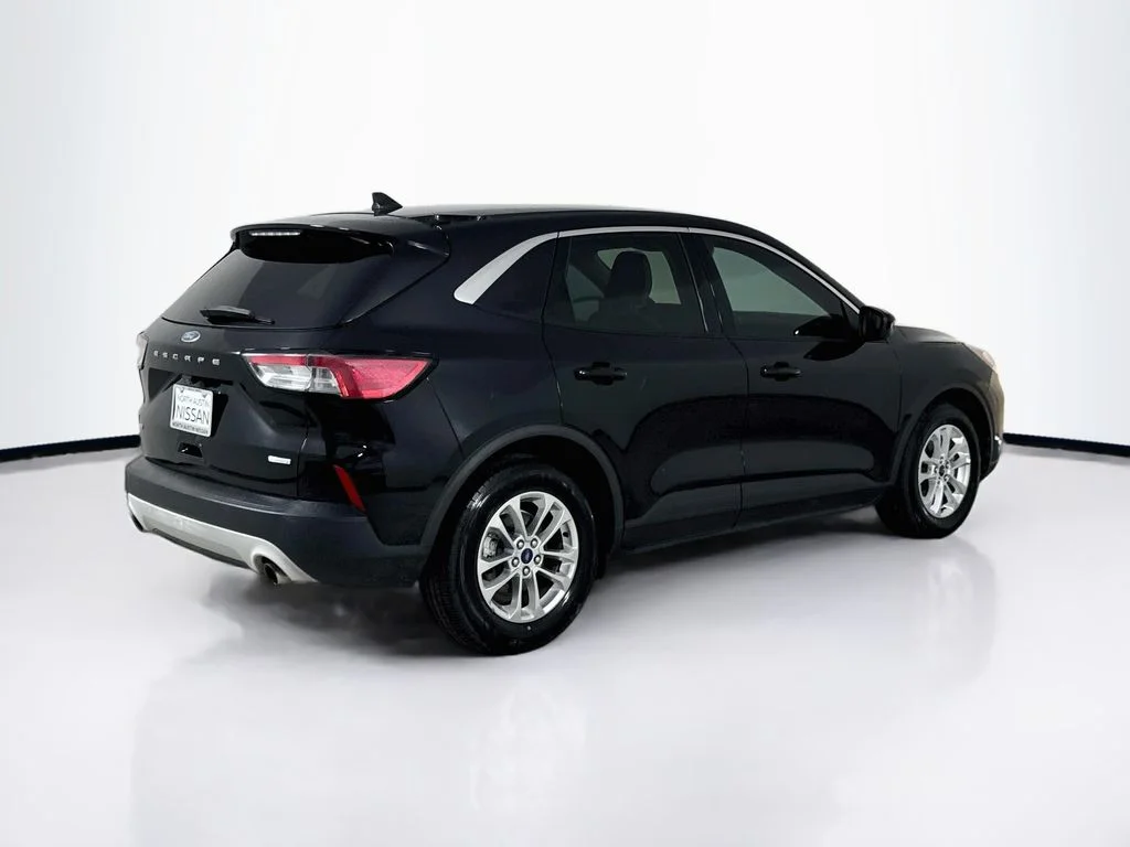 Used 2020 Black Ford SE image 7