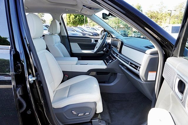 Used 2025 Black Hyundai Calligraphy image 11