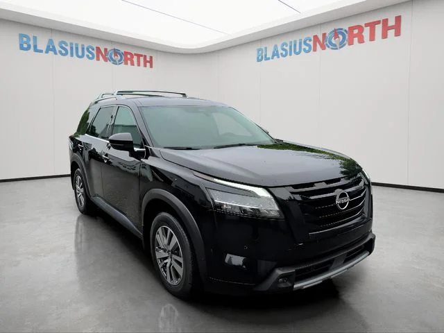 Used 2023 Black Nissan SL image 3