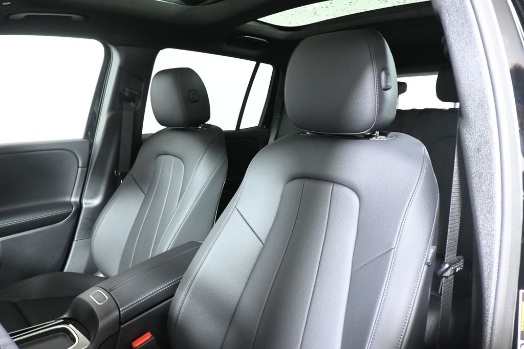 Used 2026 Night Black Mercedes-Benz GLB 250 image 15