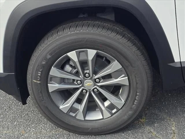 New 2026 Summit White Chevrolet LT image 29