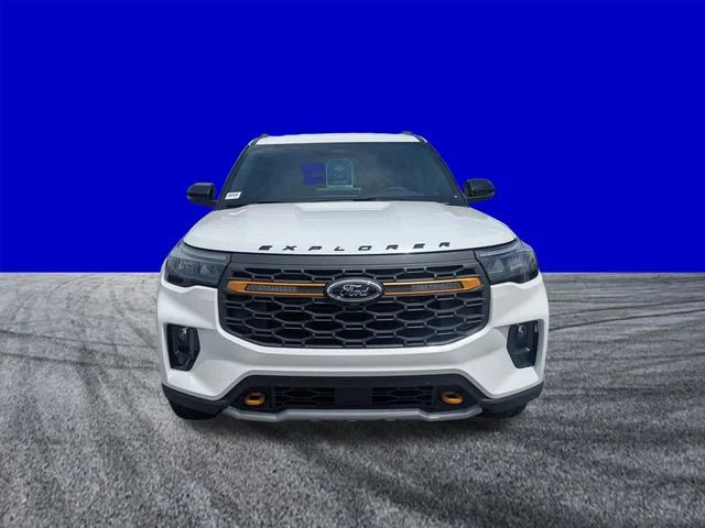 New 2026 Star White Metallic Tri-Coat Ford Tremor® image 9