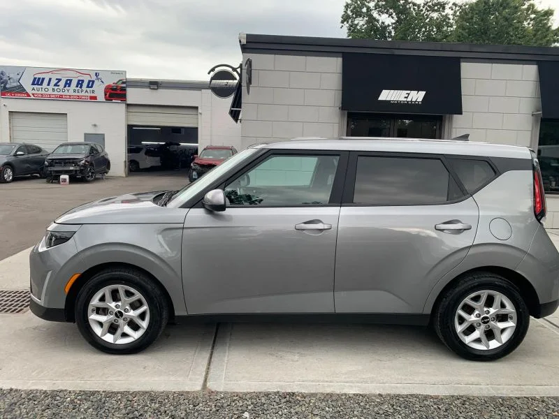 Used 2023 Gray Kia LX Wagon 4D image 9