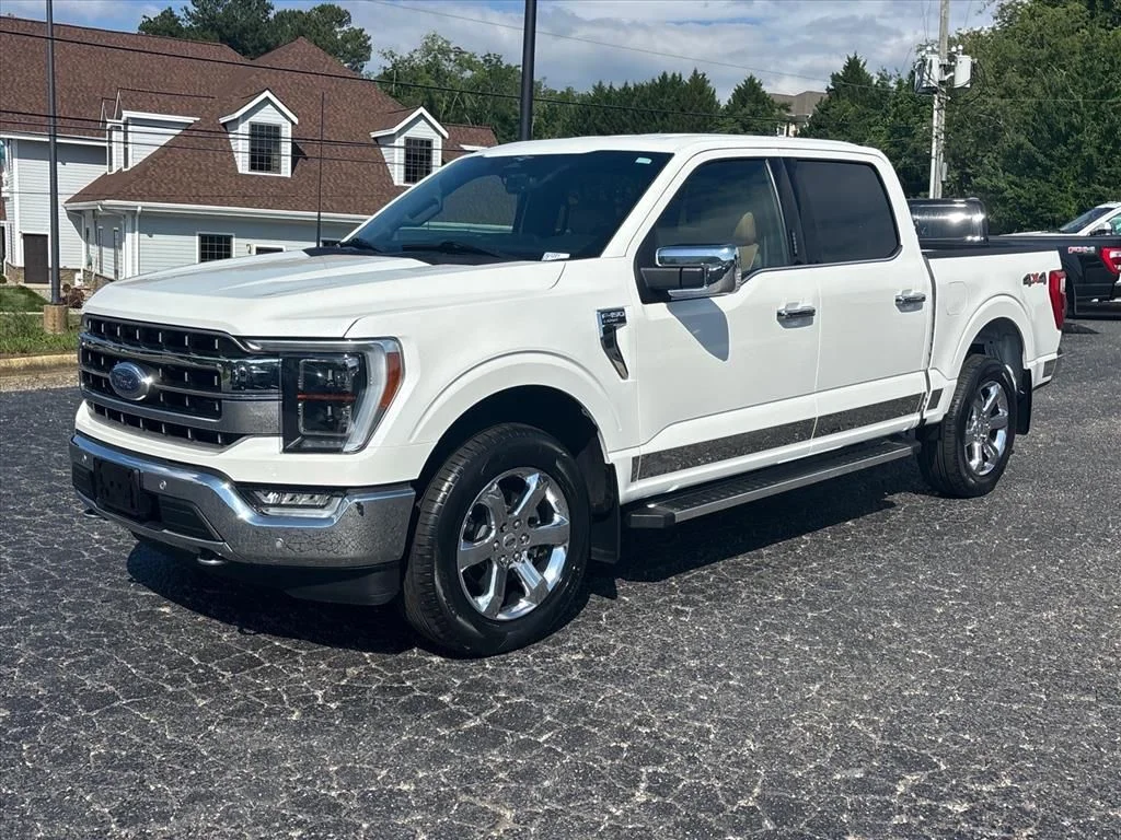 Used 2023 White Ford Lariat image 3