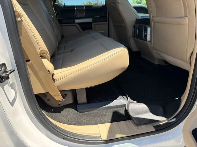 Used 2017  Ford Lariat image 15