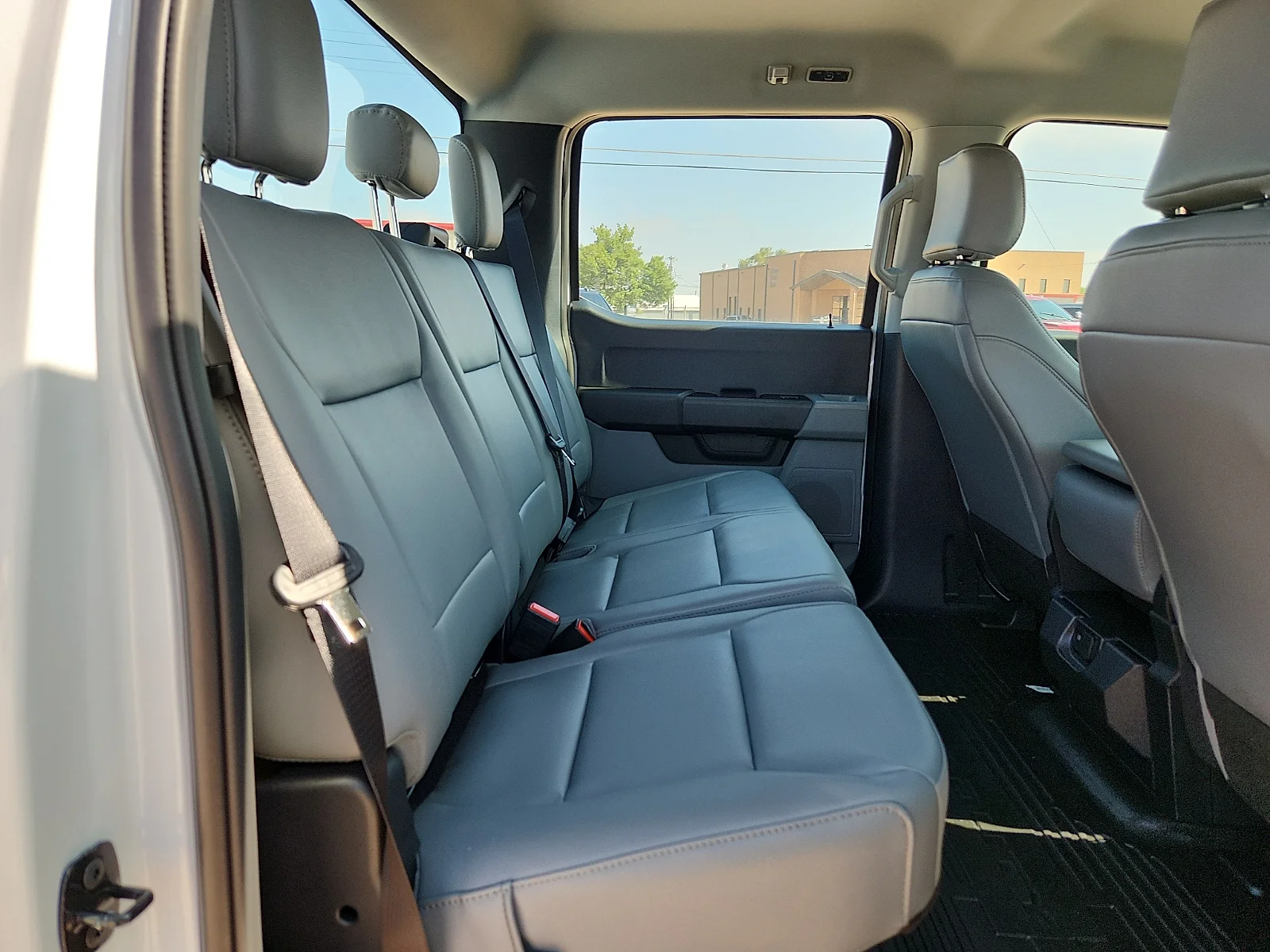 New 2026 Oxford White Ford XL image 19