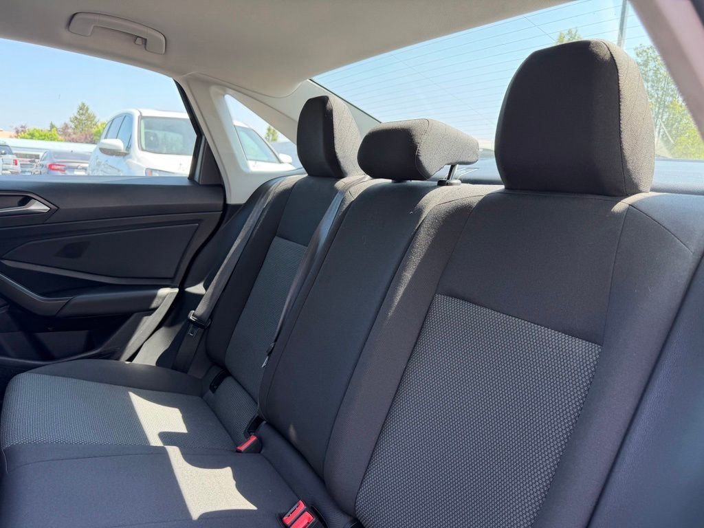 Used 2021 Platinum Gray Metallic Volkswagen 1.4T S image 31