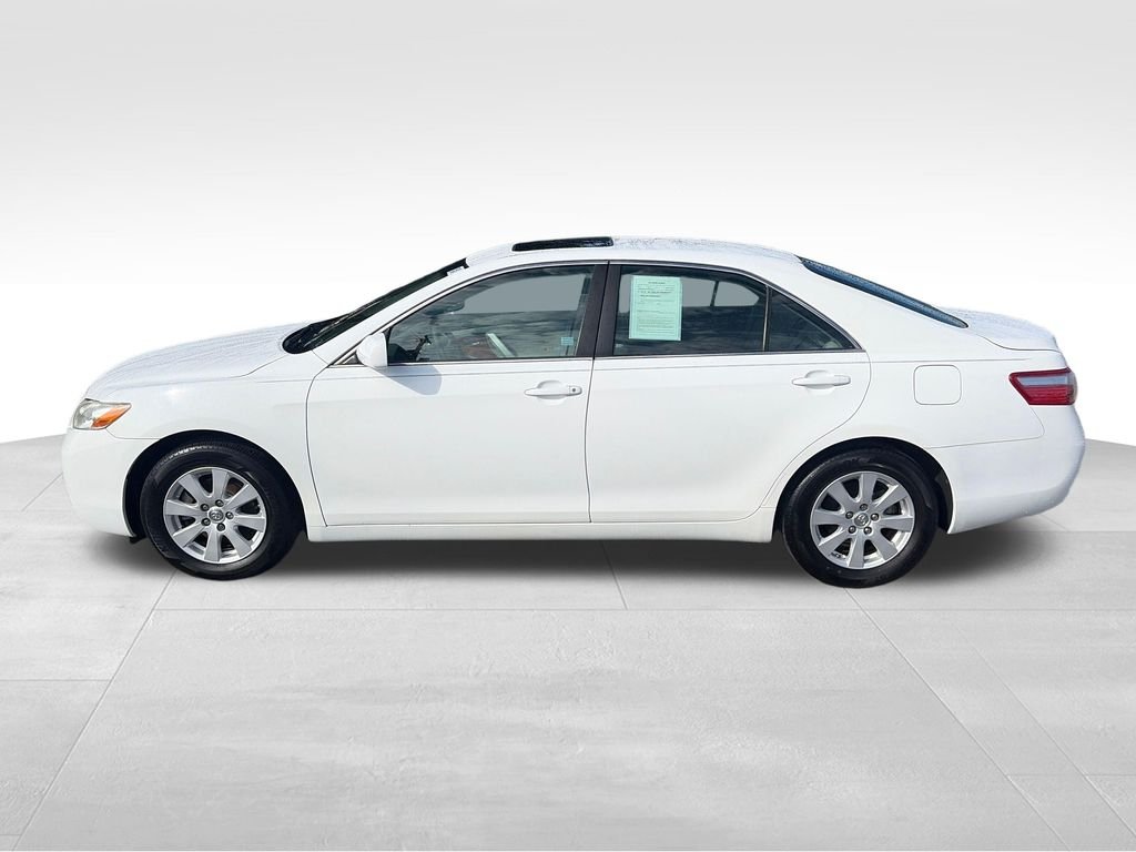Used 2009 Super White Toyota  image 2
