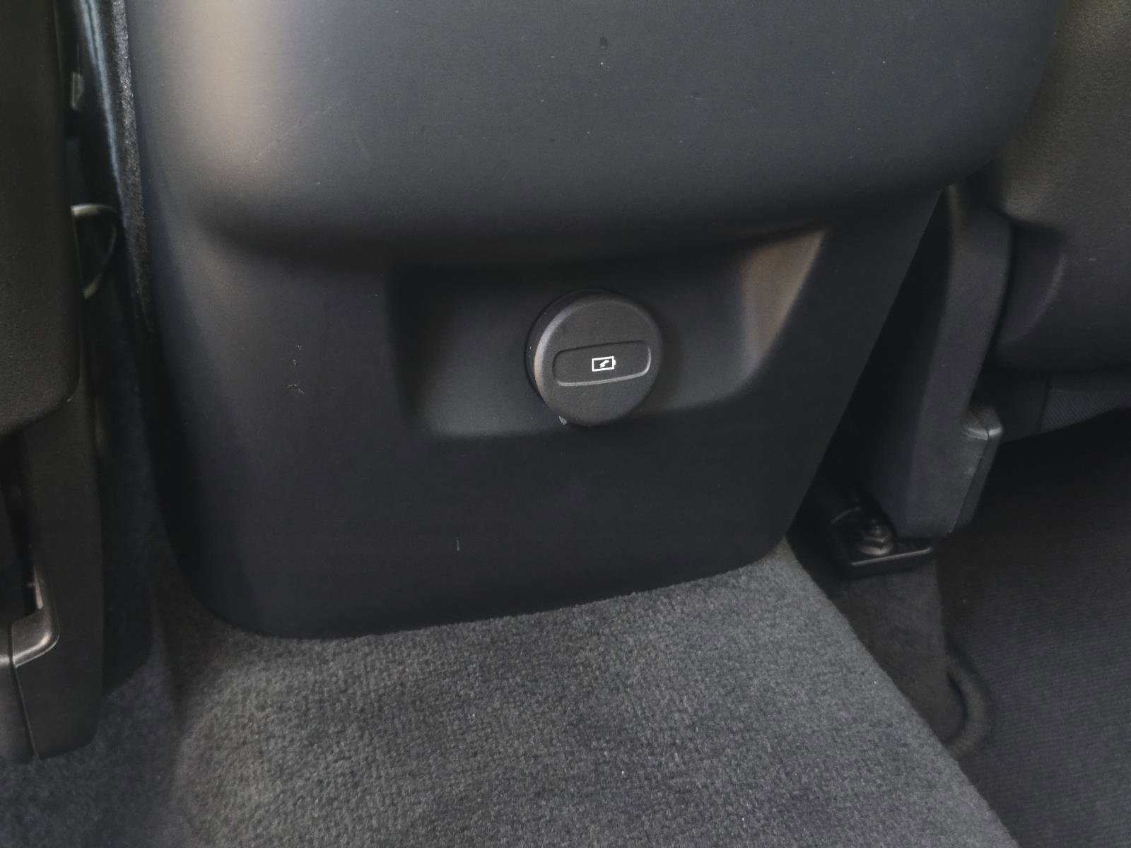 Used 2025 White Volvo Core image 32