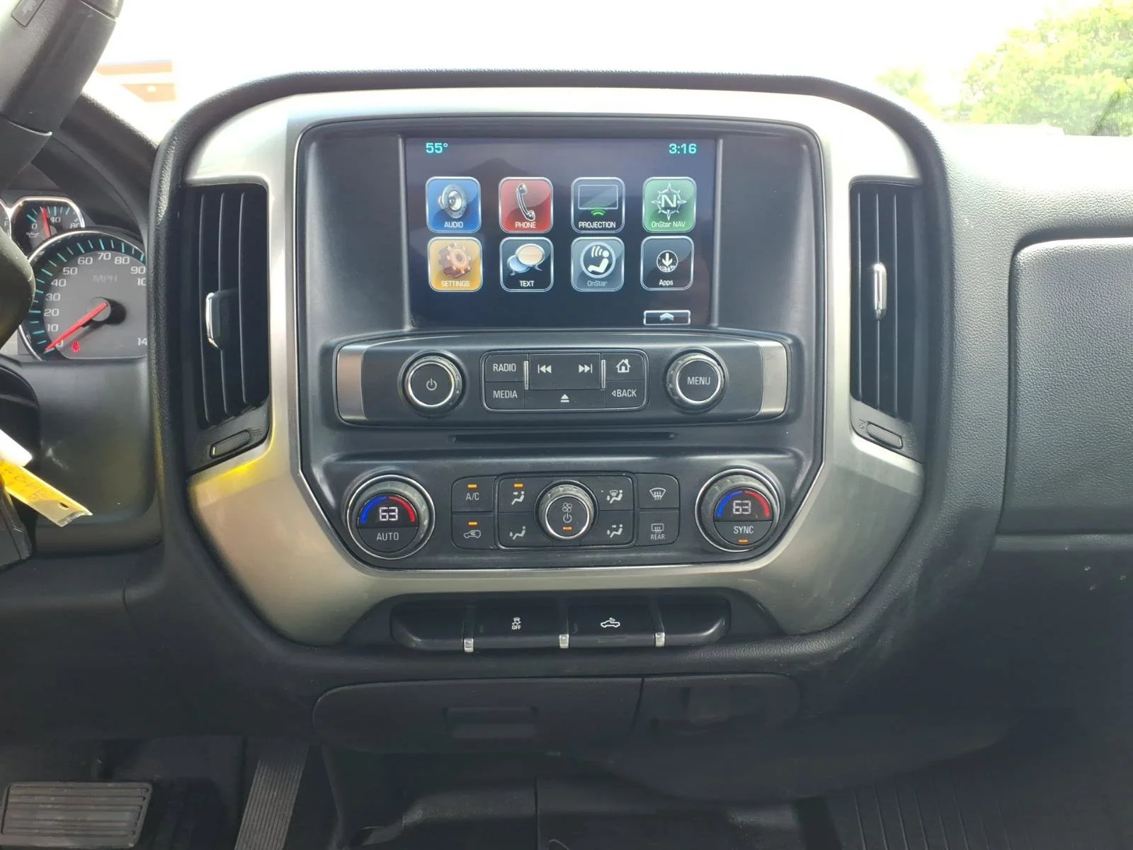 Used 2018 Summit White Chevrolet LT image 9
