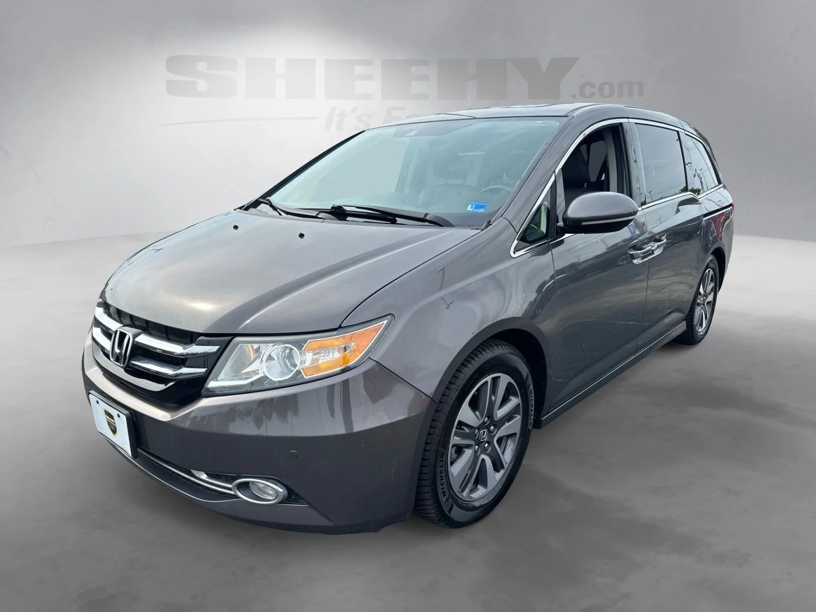 Used 2014 Modern Steel Metallic Honda Touring Elite image 16