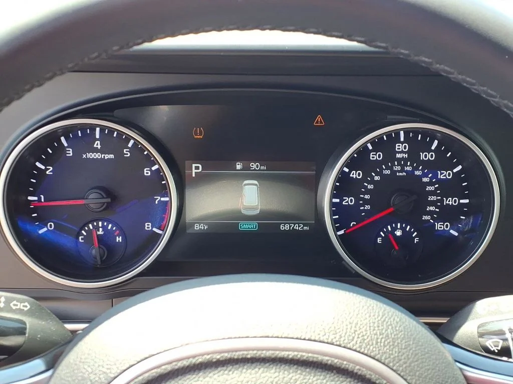 Used 2023 Blue Kia LX Seat Package image 26