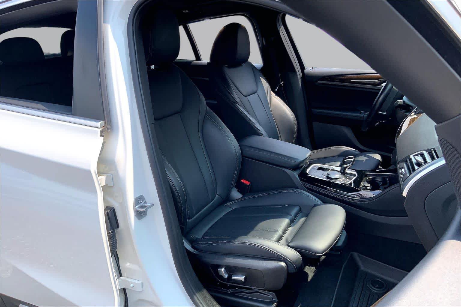 Used 2022 Alpine White BMW xDrive30i image 8