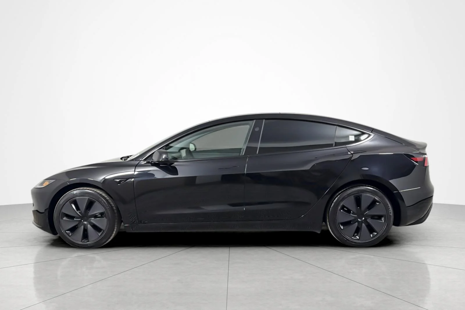Used 2025 Tesla Model 3 Long Range with VIN 5YJ3E1EA5SF027477 for sale in Beverly Hills, CA