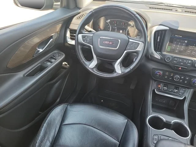 Used 2018 EBONY TWILIGHT METALLIC GMC SLE image 26