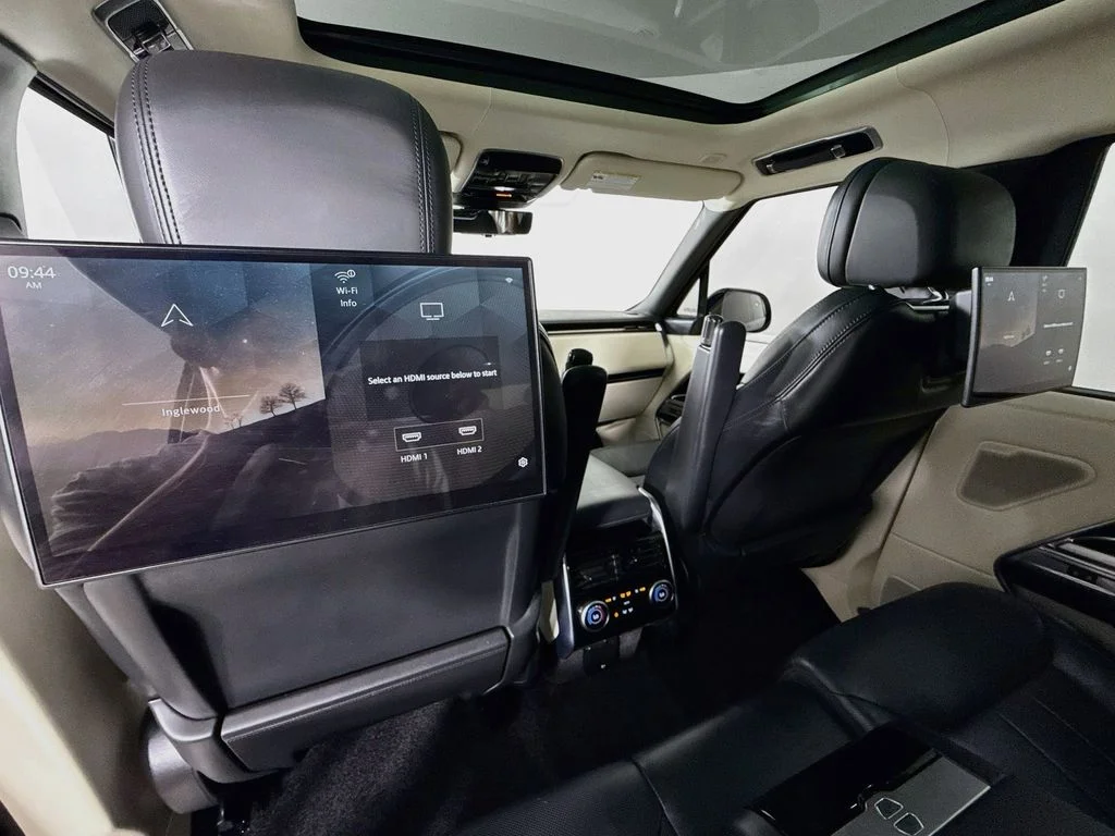 Used 2023 Blue Land Rover Autobiography image 26