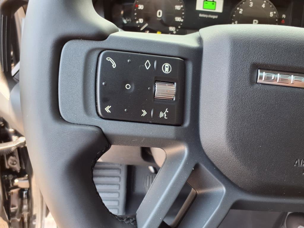2025 Land Rover Defender X-Dynamic SE - Photo 26