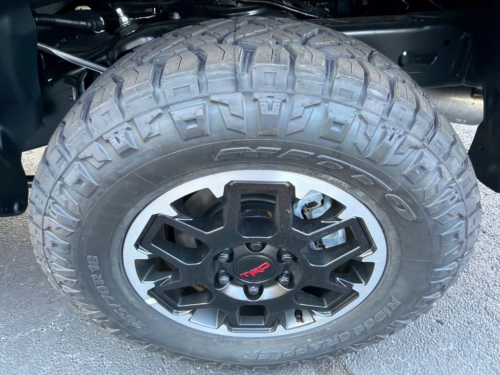 2025 Toyota Tacoma TRD Off Road - Photo 19