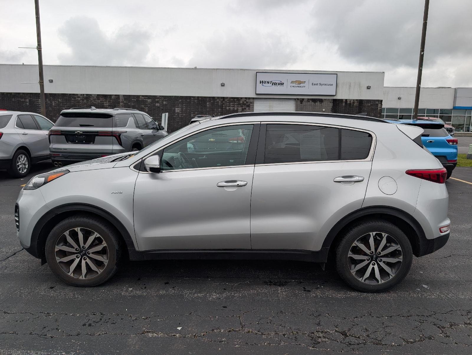 Used 2018 Sparkling Silver Kia EX image 5