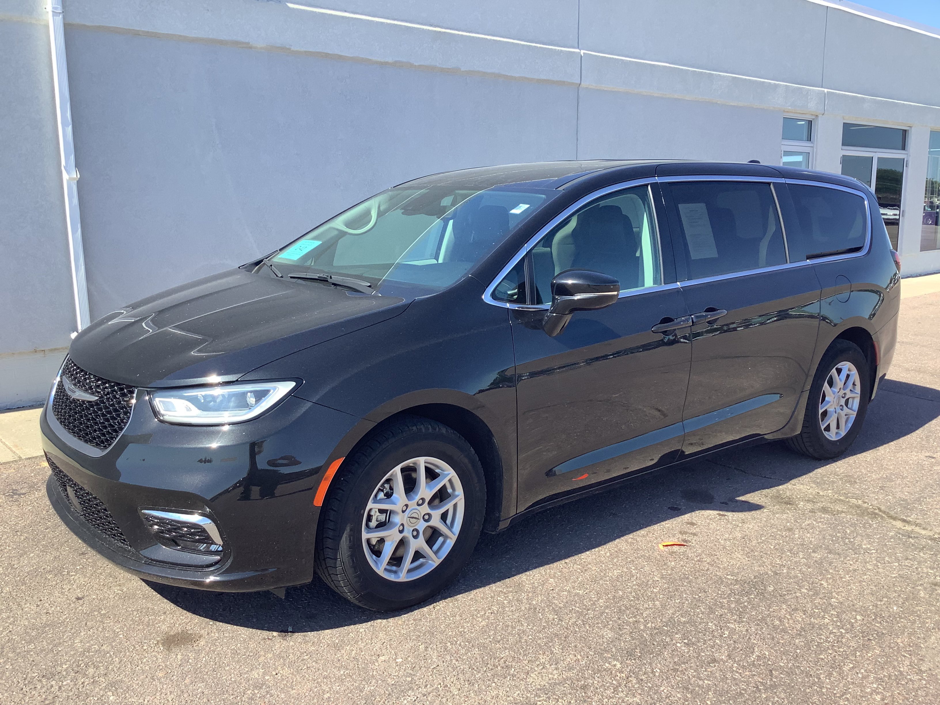 Used 2024 Black Chrysler Touring L image 2