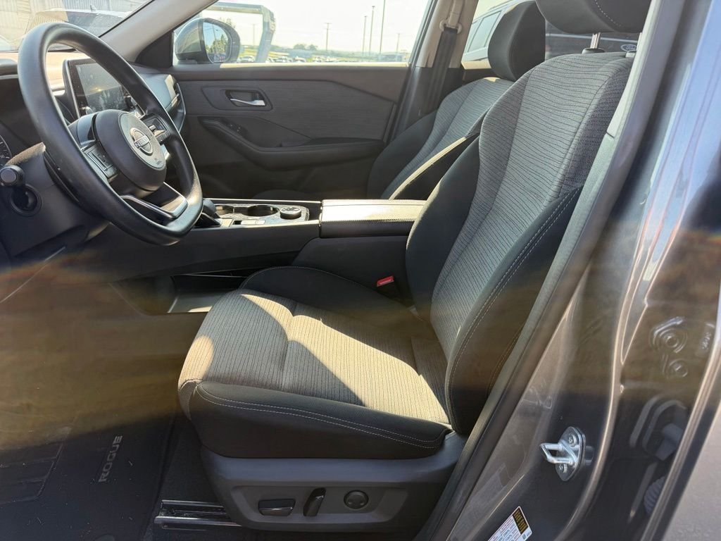 Used 2023 Gray Nissan SV image 14