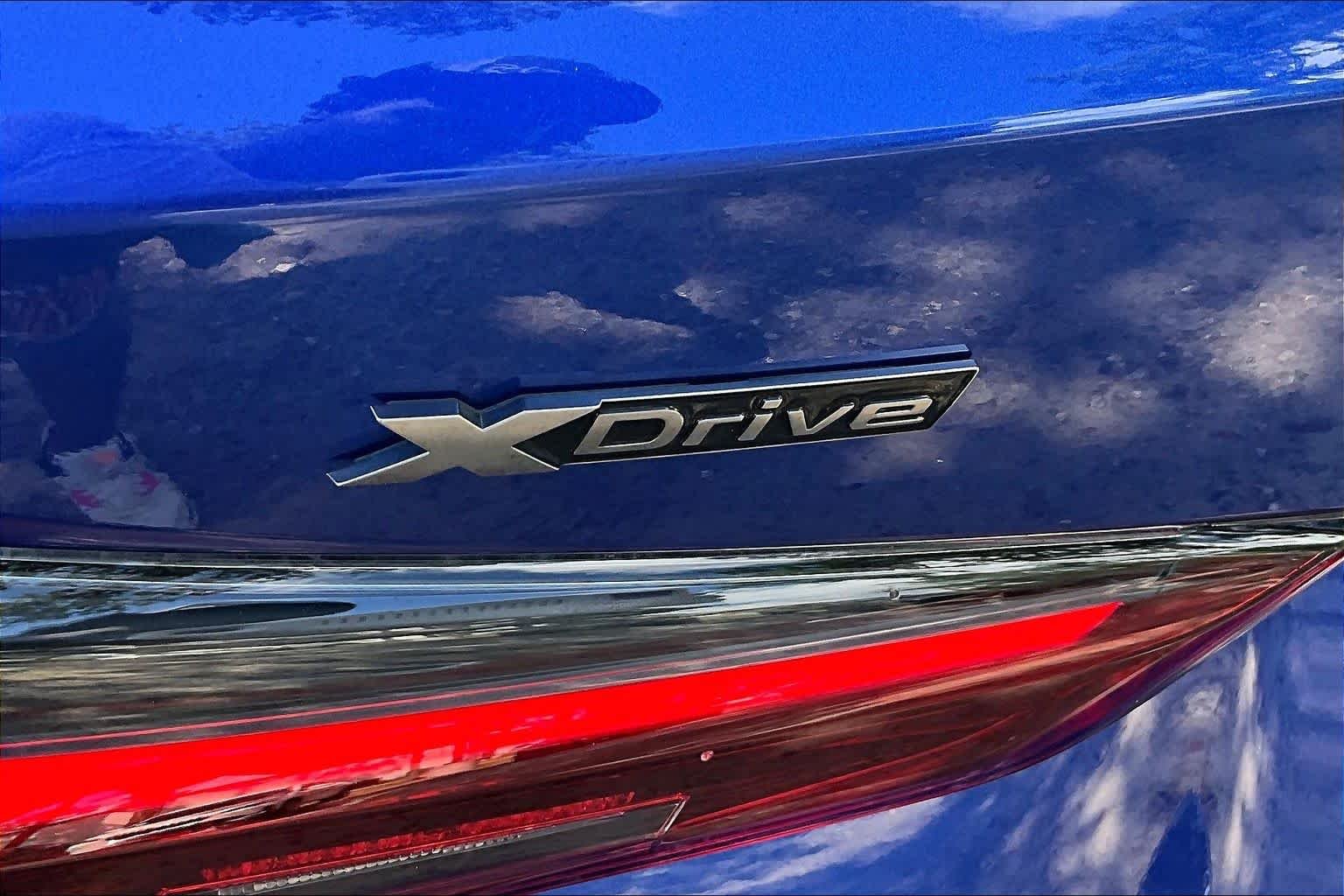Used 2021 Portimao Blue Metallic BMW M440i xDrive image 31