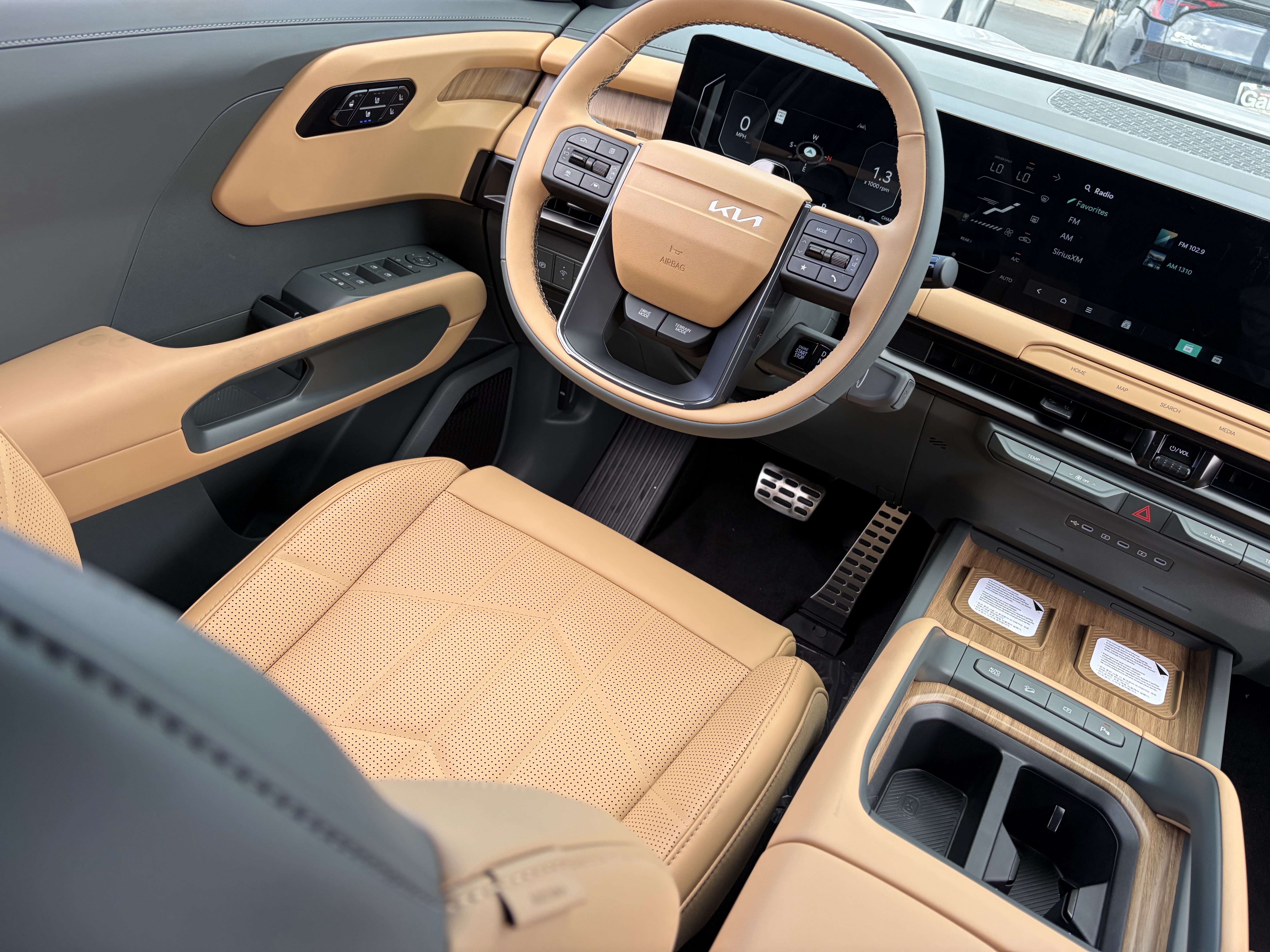 New 2027 Glacial White Pearl Kia X-LINE SX image 12