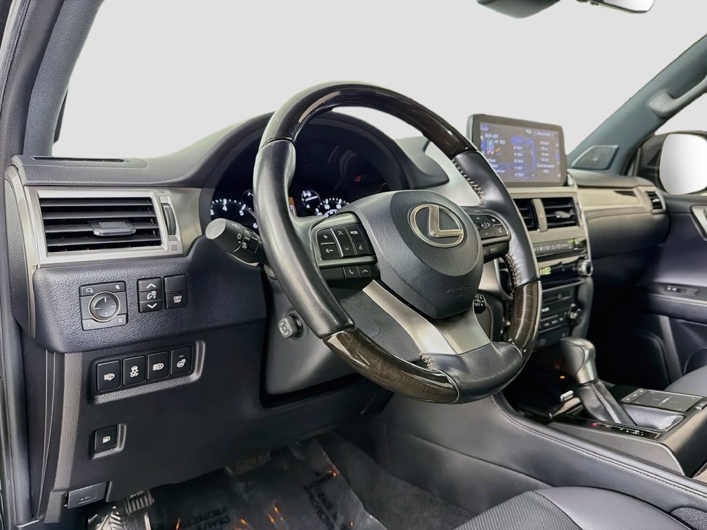 Used 2023 Black Lexus 460 image 9