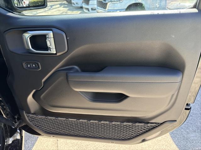 New 2026 Black Clear-Coat Exterior Paint Jeep Sport S image 16