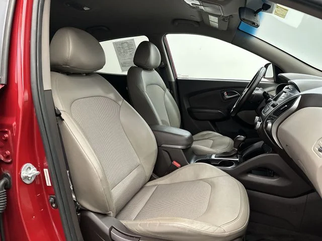 Used 2015 Red Hyundai SE image 27