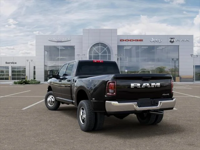 New 2026 Diamond Black Crystal Pearl-Coat Exterior Paint RAM Tradesman image 29